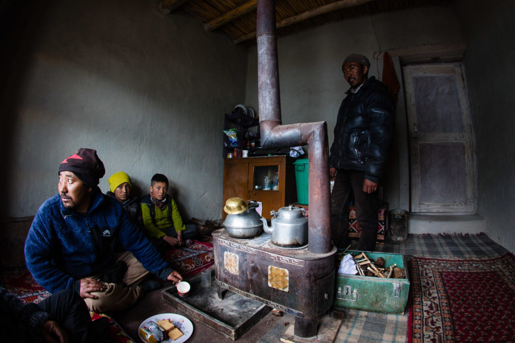 cuisine ladakhi dans la maison de Yurutse, au Ladakh