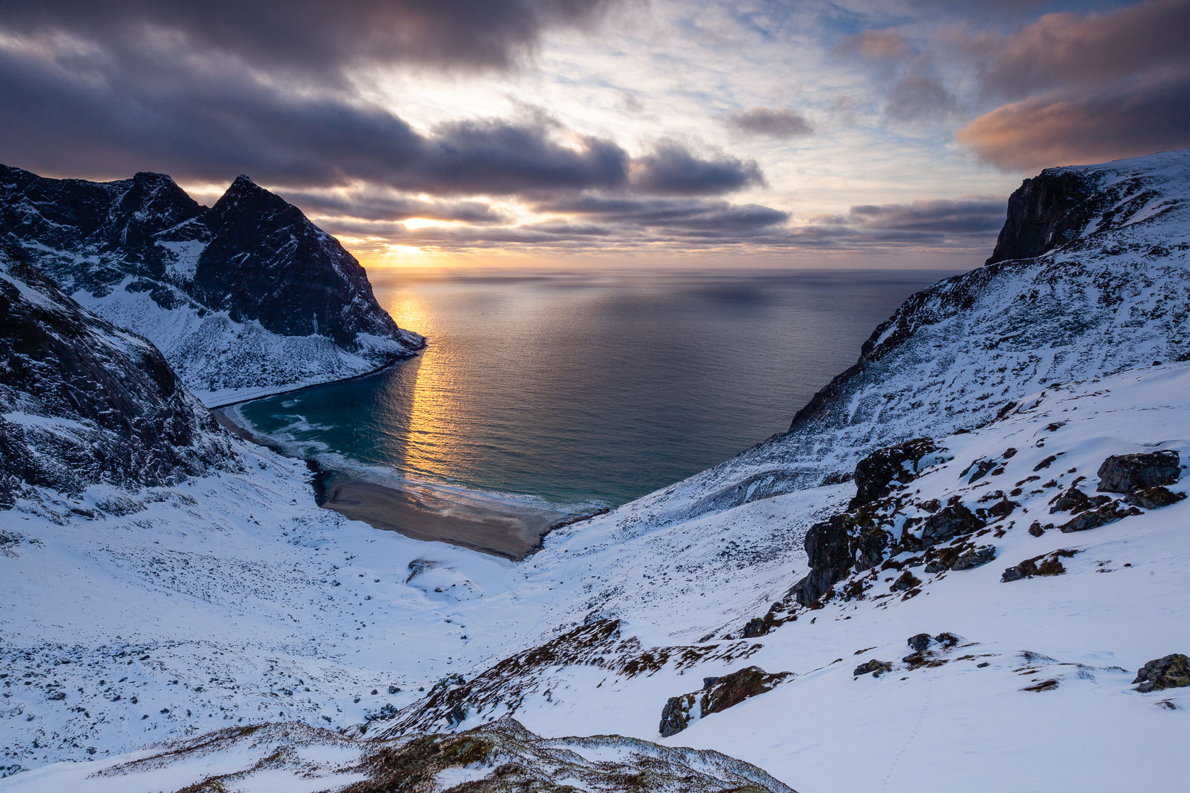 Plage de Kvalvika, dans les îles Lofoten, en Norvège, pendant un voyage photo dans les Lofoten