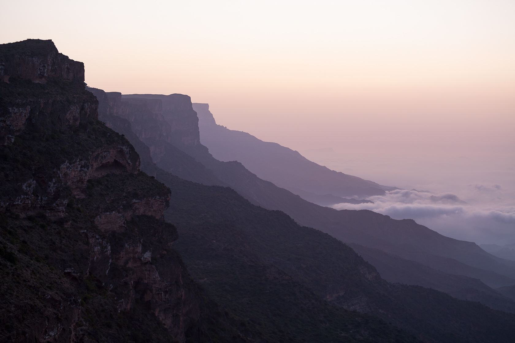 montagne du Djebel Shaman dans le Dhofar, territoire du léopard d'Arabie et du bouquetin de Nubie, durant un voyage photo à Oman