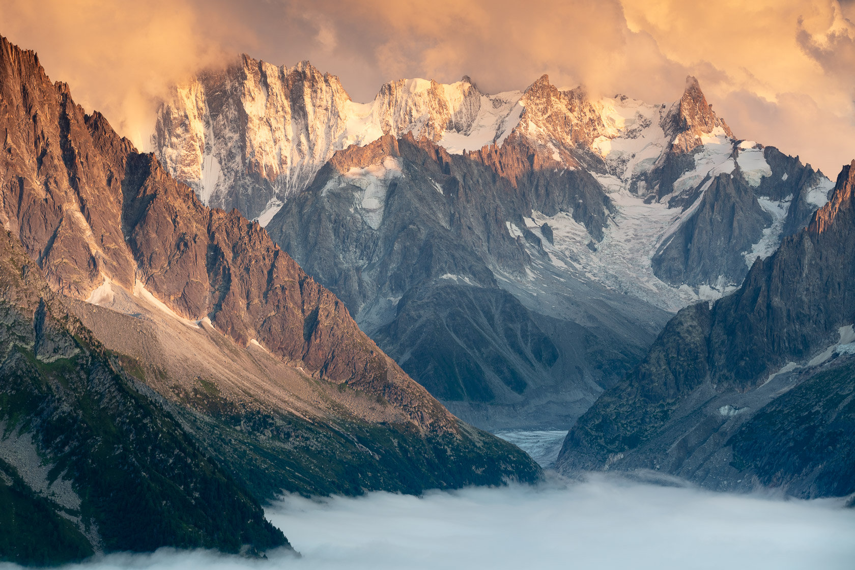massif Grandes Jorasses à la Dent du Géant, en stage photo de montagne, face au Mont Blanc